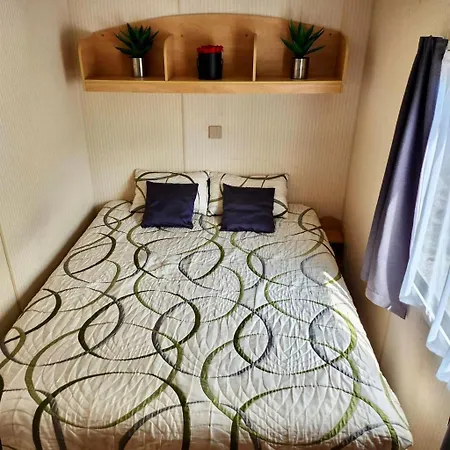 Mobilny Domcek Na Brehu Liptovskej Mary Campsite *