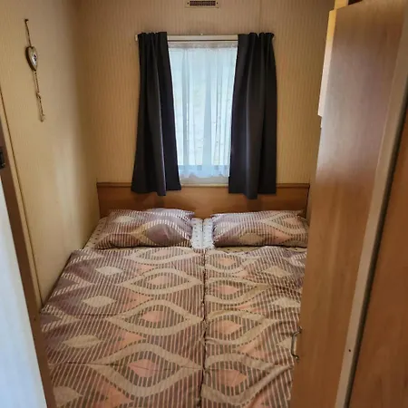 Mobilny Domcek Na Brehu Liptovskej Mary *