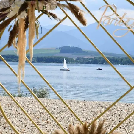 Kemp Mobilny Domcek Na Brehu Liptovskej Mary