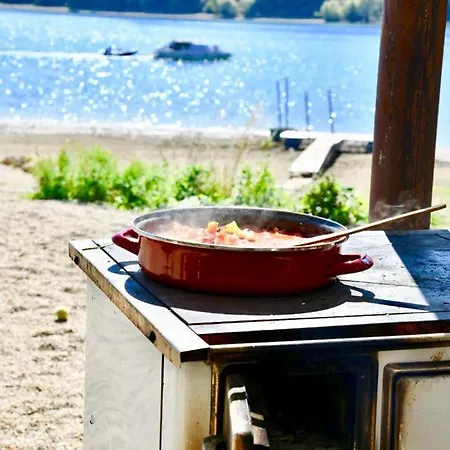Camping Mobilny Domcek Na Brehu Liptovskej Mary *