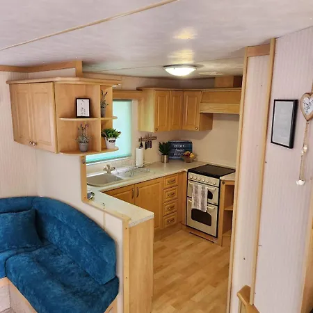 Mobilny Domcek Na Brehu Liptovskej Mary Campsite Hlinik