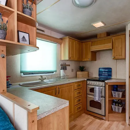 Mobilny Domcek Na Brehu Liptovskej Mary Kemp Bobrovník