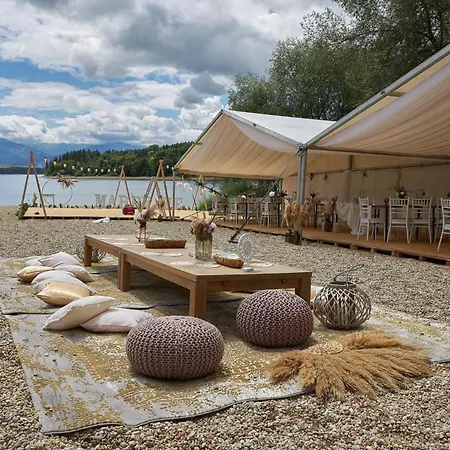 Campsite Mobilny Domcek Na Brehu Liptovskej Mary *